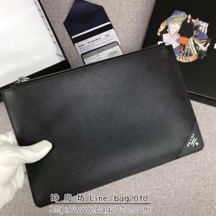 PRADA普拉達 官網同步 專櫃最新款 頂級原單十字紋牛皮 男士手包 2NG005 DD1931